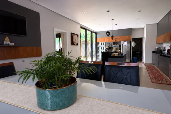 Sobrado à venda - 360m² - Zona VII, Umuarama-PR