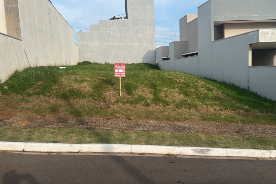 Terreno à venda - 297.00m² - Jardins de Versailles, Umuarama-PR